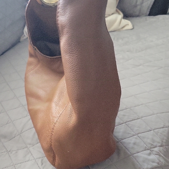 Michael Kors Brown Leather Handbag with Gold Logo - Picture 5 of 9